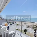 شقة Mimmo 7 Beachfront, 2 Bedrooms, And Parking Space *