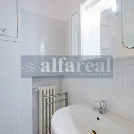 Mimmo 7 Beachfront, 2 Bedrooms, And Parking Space Appartement *