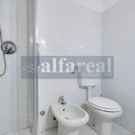 Mimmo 7 Beachfront, 2 Bedrooms, And Parking Space Castiglione della Pescaia