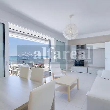 Appartement Mimmo 7 Beachfront, 2 Bedrooms, And Parking Space *