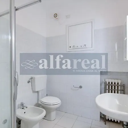 Appartement Mimmo 7 Beachfront, 2 Bedrooms, And Parking Space *