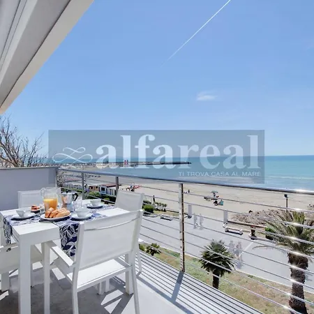 Appartement Mimmo 7 Beachfront, 2 Bedrooms, And Parking Space *