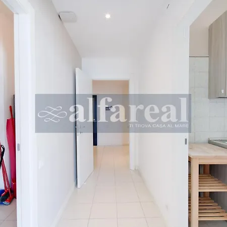 Appartement Mimmo 7 Beachfront, 2 Bedrooms, And Parking Space *