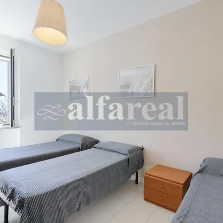 Appartement Mimmo 7 Beachfront, 2 Bedrooms, And Parking Space *
