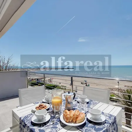 Mimmo 7 Beachfront, 2 Bedrooms, And Parking Space شقة *