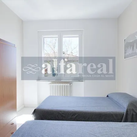 Appartement Mimmo 7 Beachfront, 2 Bedrooms, And Parking Space *