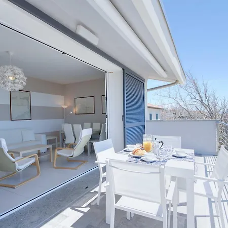 Mimmo 7 Beachfront, 2 Bedrooms, And Parking Space * كاستيغليون ديلا بيسكايا