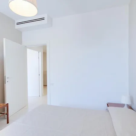 Appartamento Mimmo 7 Beachfront, 2 Bedrooms, And Parking Space