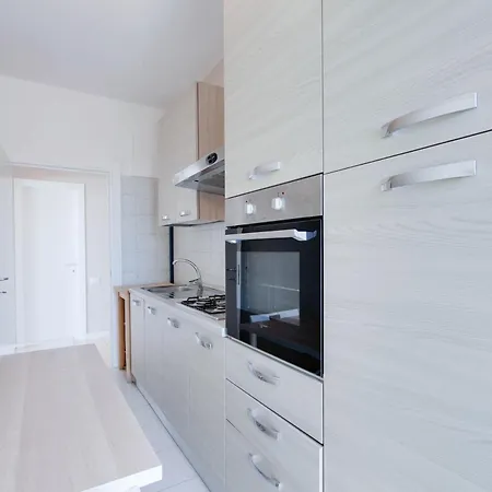 Mimmo 7 Beachfront, 2 Bedrooms, And Parking Space شقة *