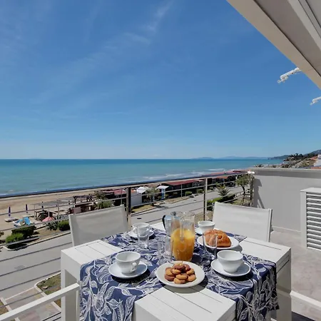 Mimmo 7 Beachfront, 2 Bedrooms, And Parking Space * كاستيغليون ديلا بيسكايا