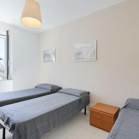 Mimmo 7 Beachfront, 2 Bedrooms, And Parking Space Castiglione della Pescaia