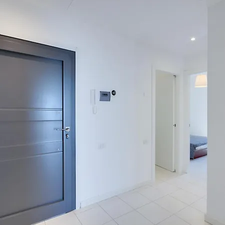 Apartman Mimmo 7 Beachfront, 2 Bedrooms, And Parking Space *