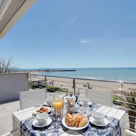 Mimmo 7 Beachfront, 2 Bedrooms, And Parking Space شقة *